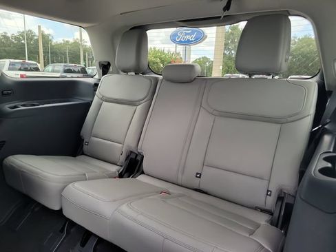 New 2026 Ford Expedition Active RWD image 17