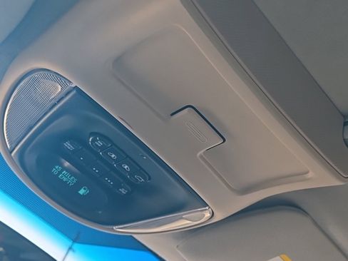 Used 2005 Dodge Grand Caravan SXT w/ Leather Interior Group image 34