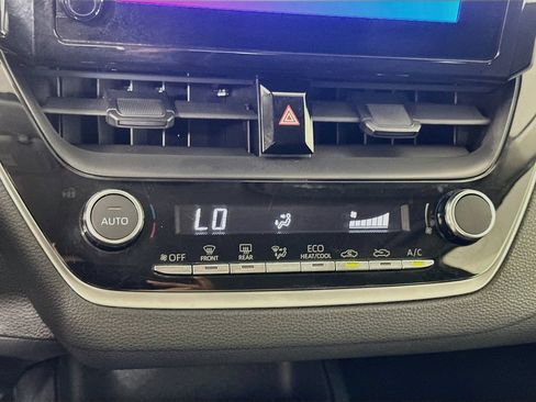 Used 2024 Toyota Corolla LE FWD image 15