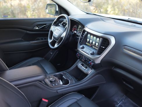 Used 2023 GMC Acadia Denali image 18