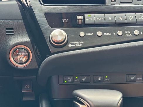 Certified 2024 Lexus ES 350 w/ Premium Package image 31