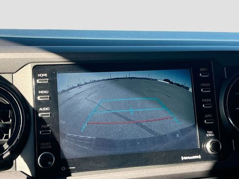 Used 2021 Toyota Tacoma TRD Off-Road w/ Technology Package image 13