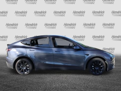 Used 2023 Tesla Model Y AWD image 10