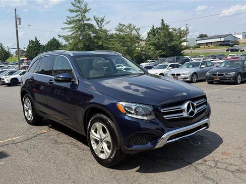 Used 2017 Mercedes-Benz GLC 300 4MATIC image 3