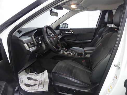 Used 2024 Mitsubishi Outlander SE AWD/4WD image 20