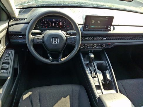 Used 2025 Honda Accord SE image 11