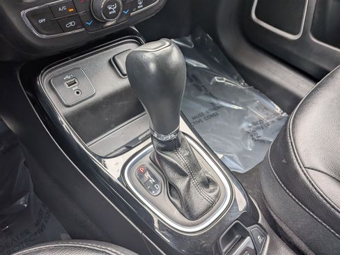 Used 2019 Jeep Compass Latitude image 21