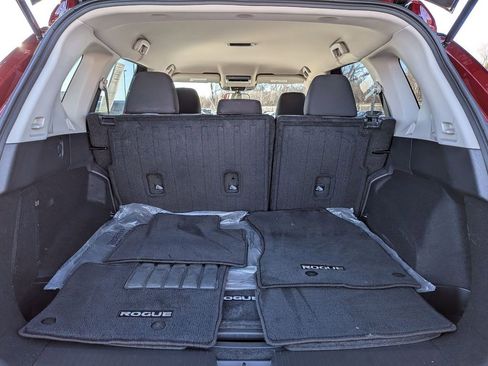 Used 2021 Nissan Rogue SV image 18