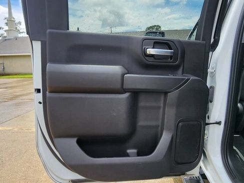 Used 2021 Chevrolet Silverado 2500 Custom w/ Custom Convenience Package AWD/4WD image 16