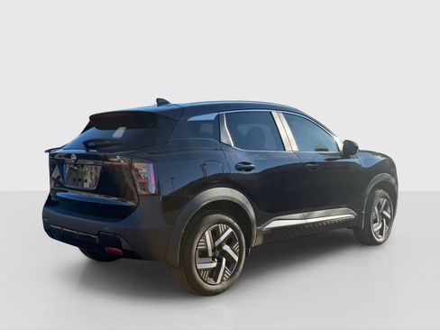 New 2026 Nissan Kicks SV w/ SV Premium Package FWD image 6