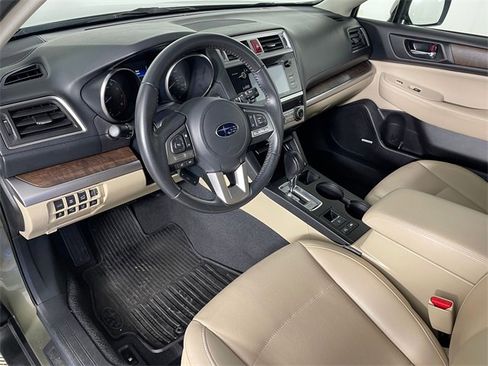 Used 2017 Subaru Outback 2.5i Limited image 3