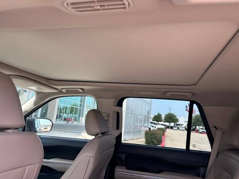 Used 2024 Ford Expedition Limited RWD image 18