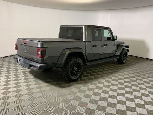 Used 2025 Jeep Gladiator Sport AWD/4WD image 8