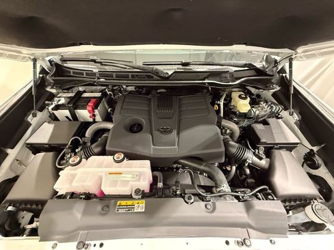 New 2026 Toyota Tundra Platinum AWD/4WD image 9