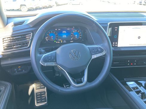 Used 2025 Volkswagen Atlas Cross Sport SEL R-Line image 11