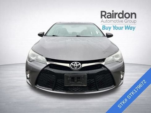 Used 2016 Toyota Camry SE FWD image 2