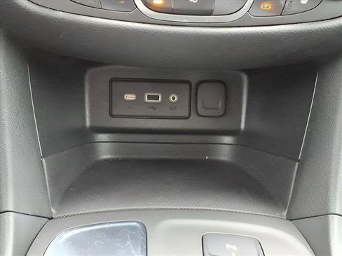 Used 2023 Chevrolet Equinox LT image 23