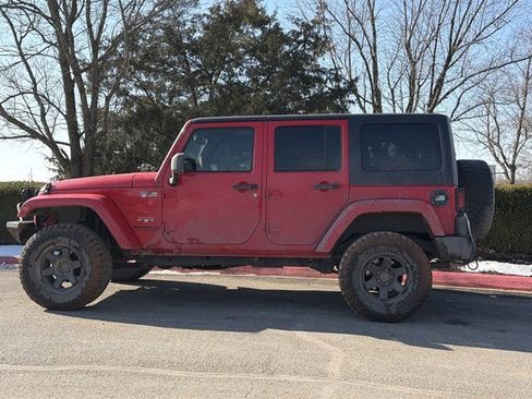 Used 2017 Jeep Wrangler Unlimited Sahara w/ Connectivity Group image 3