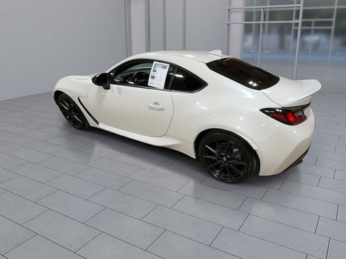 Used 2024 Toyota GR86 Premium image 6