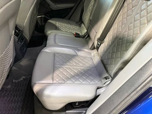 Used 2018 Audi SQ5 Prestige w/ Prestige Package image 26