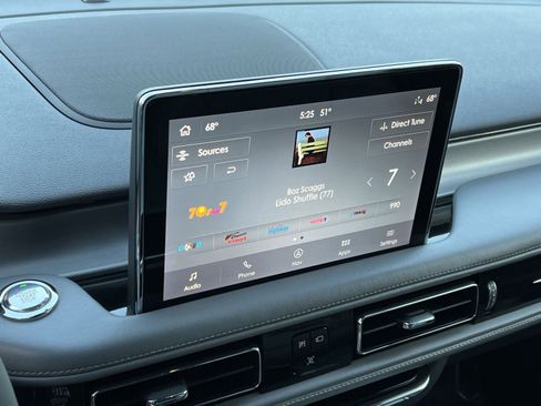 Used 2020 Lincoln Aviator Reserve w/ Equipment Group 202A image 16