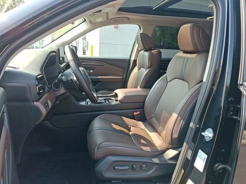 Used 2023 Honda Pilot Elite image 14