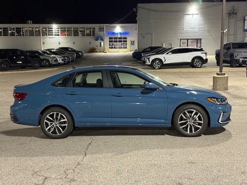 New 2026 Volkswagen Jetta SE image 3