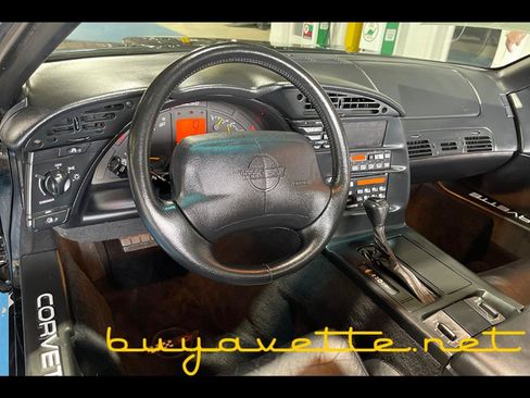 Used 1996 Chevrolet Corvette Convertible RWD image 17