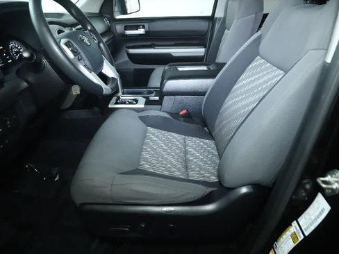 Used 2019 Toyota Tundra SR5 w/ SR5 Upgrade Package AWD/4WD image 18