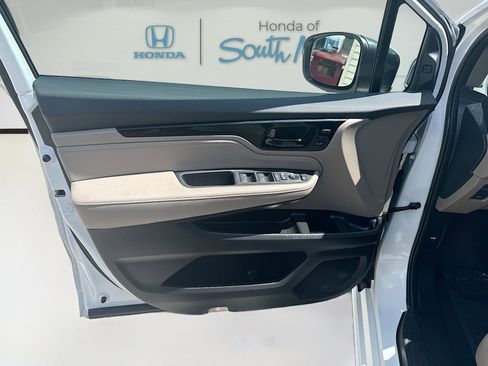 Certified 2023 Honda Odyssey Touring image 20