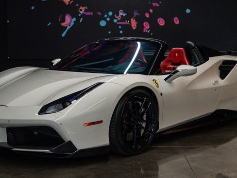 Used 2018 Ferrari 488 Spider RWD image 2