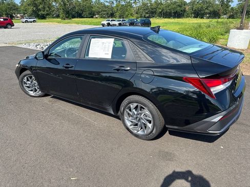 Used 2024 Hyundai Elantra SEL FWD image 13