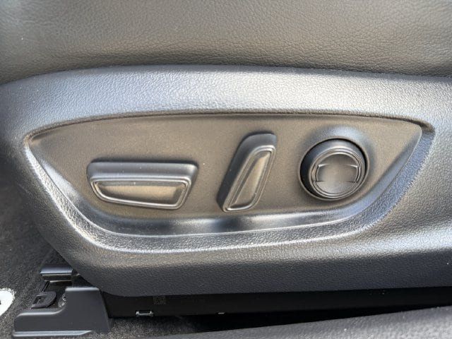 Used 2023 Toyota Camry XSE FWD image 25