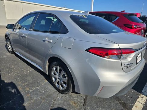 Used 2025 Toyota Corolla LE w/ Convenience Package FWD image 6