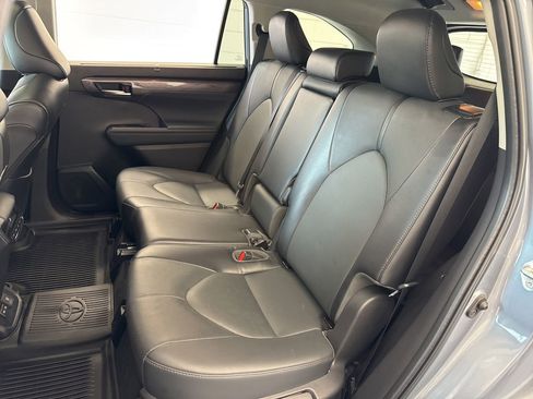 Used 2022 Toyota Highlander Limited w/ Protection Package #3 (TMS) AWD/4WD image 43