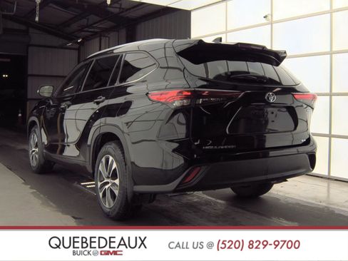 Used 2022 Toyota Highlander XLE image 8