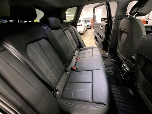 Used 2024 Audi Q4 e-tron Premium Plus w/ Premium Plus image 27