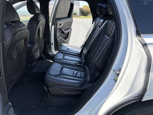 Used 2017 Audi Q7 2.0T Premium AWD/4WD image 25