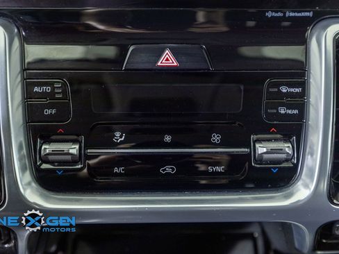 Used 2022 Kia Sorento SX AWD/4WD image 21