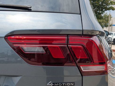 Used 2022 Volkswagen Tiguan SEL R-Line AWD/4WD image 14
