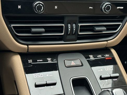 Used 2022 Porsche Macan S image 21