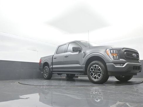 Certified 2022 Ford F150 XLT w/ Equipment Group 302A High image 25