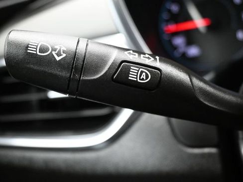Used 2023 Chevrolet Equinox LT FWD image 27
