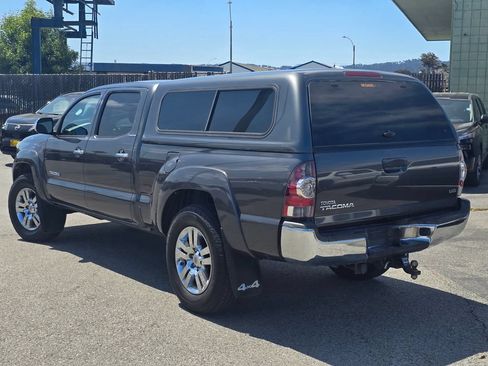 Used 2013 Toyota Tacoma 4x4 Double Cab w/ Limited Pkg image 3