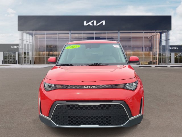 Certified 2024 Kia Soul LX FWD image 2