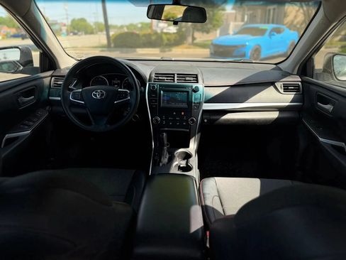 Used 2017 Toyota Camry SE FWD image 14