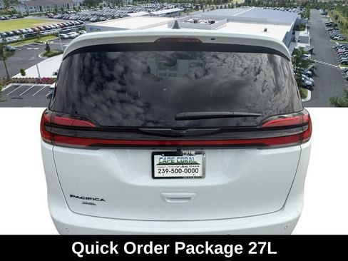 New 2026 Chrysler Pacifica Select image 5