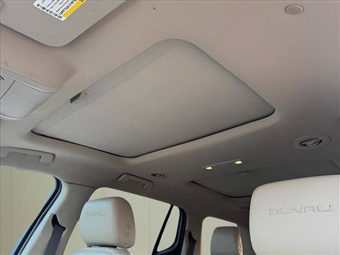 Used 2017 GMC Acadia Denali w/ Technology Package image 18