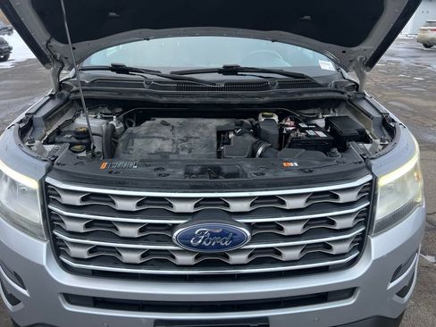 Used 2017 Ford Explorer XLT w/ Equipment Group 202A image 25