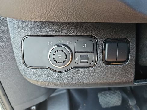 Used 2024 Mercedes-Benz Sprinter 2500 image 23